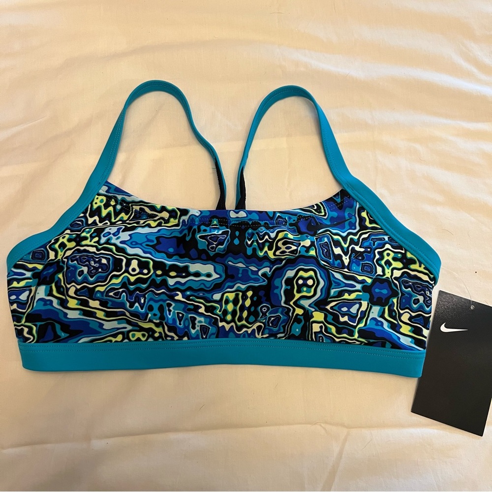 NWT Women’s size small Nike sports bra